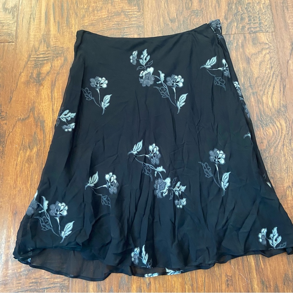 Vintage express midi floral black and white skirt